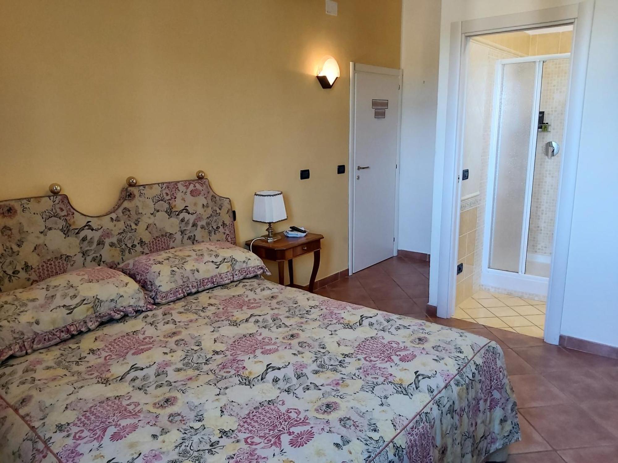 Agriturismo - B&B L'Acquacotta กาส์ตีจลิโอเน เดลลา เปสกายา ภายนอก รูปภาพ